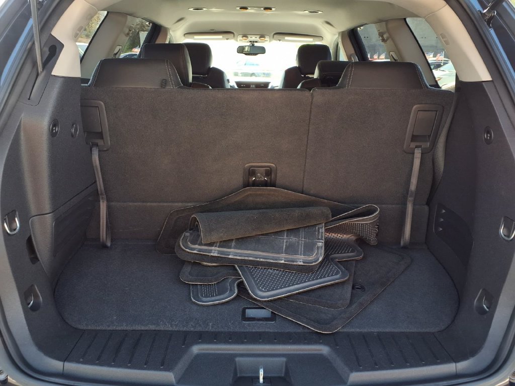 Used 2016 Chevrolet Traverse LT FWD image 7