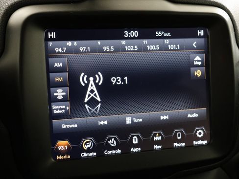 Used 2023 Jeep Renegade Latitude w/ Premium Group image 46