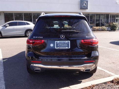 Certified 2022 Mercedes-Benz GLB 250 GLB 250 4MATIC SUV image 6
