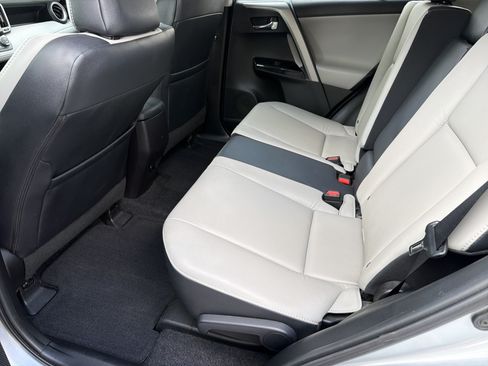 Used 2016 Toyota RAV4 Limited AWD/4WD image 30