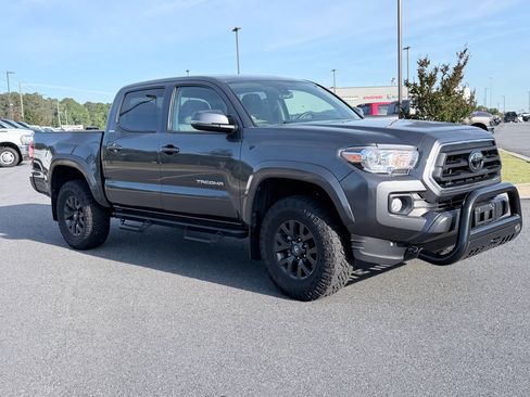 Used 2023 Toyota Tacoma SR5 w/ Technology Package AWD/4WD image 2