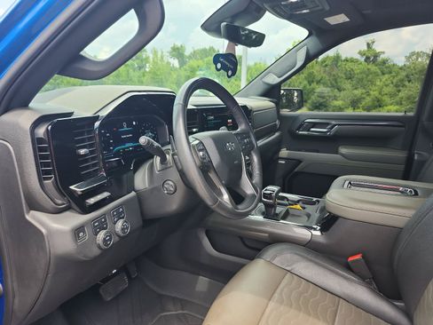 Used 2022 Chevrolet Silverado 1500 ZR2 w/ Technology Package AWD/4WD image 17