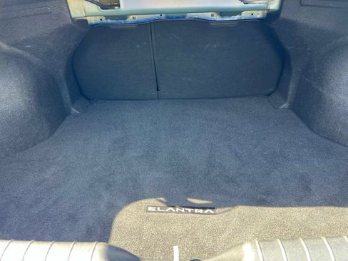 Used 2023 Hyundai Elantra Limited FWD image 19