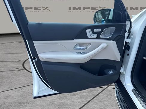 Used 2020 Mercedes-Benz GLS 450 4MATIC image 18