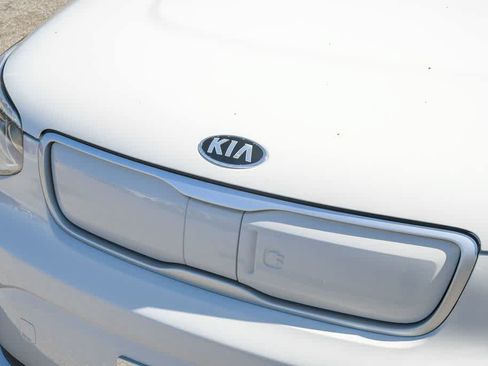 Used 2016 Kia Soul EV FWD image 4
