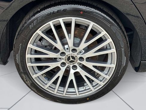 Used 2025 Mercedes-Benz CLA 250 4MATIC image 11
