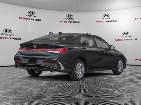 New 2026 Hyundai Elantra SEL Sport Premium FWD image 2