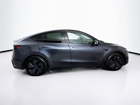 Used 2026 Tesla Model Y Long Range image 8