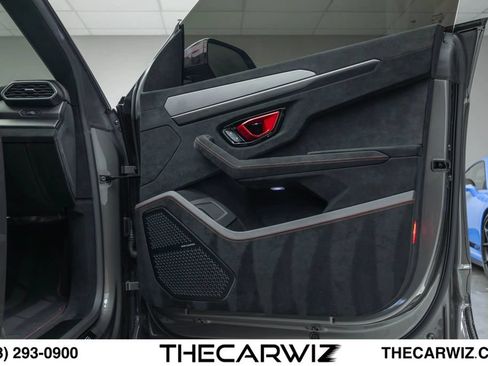 Used 2023 Lamborghini Urus Performante AWD/4WD image 95