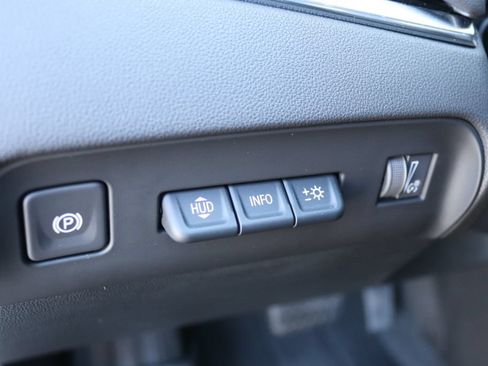 Used 2023 Buick Enclave Avenir w/ Avenir Technology Package AWD/4WD image 9