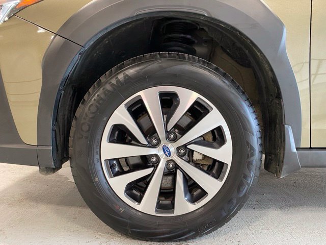 Certified 2025 Subaru Outback Premium AWD/4WD image 5