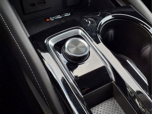 Certified 2025 Buick Envision Preferred AWD/4WD image 11