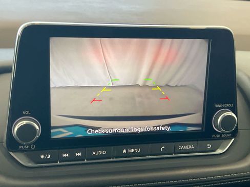 Used 2023 Nissan Rogue SV image 17