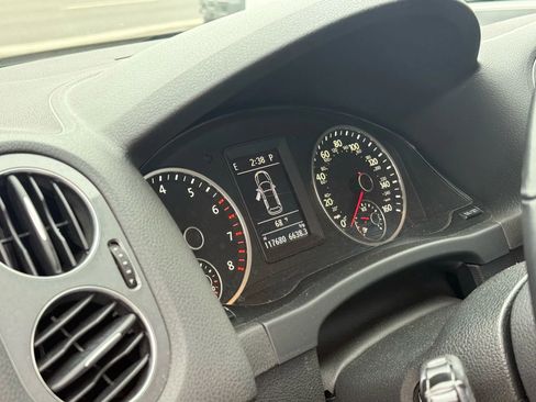 Used 2015 Volkswagen Tiguan S image 20