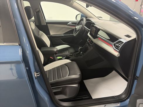 New 2026 Volkswagen Taos SEL image 33