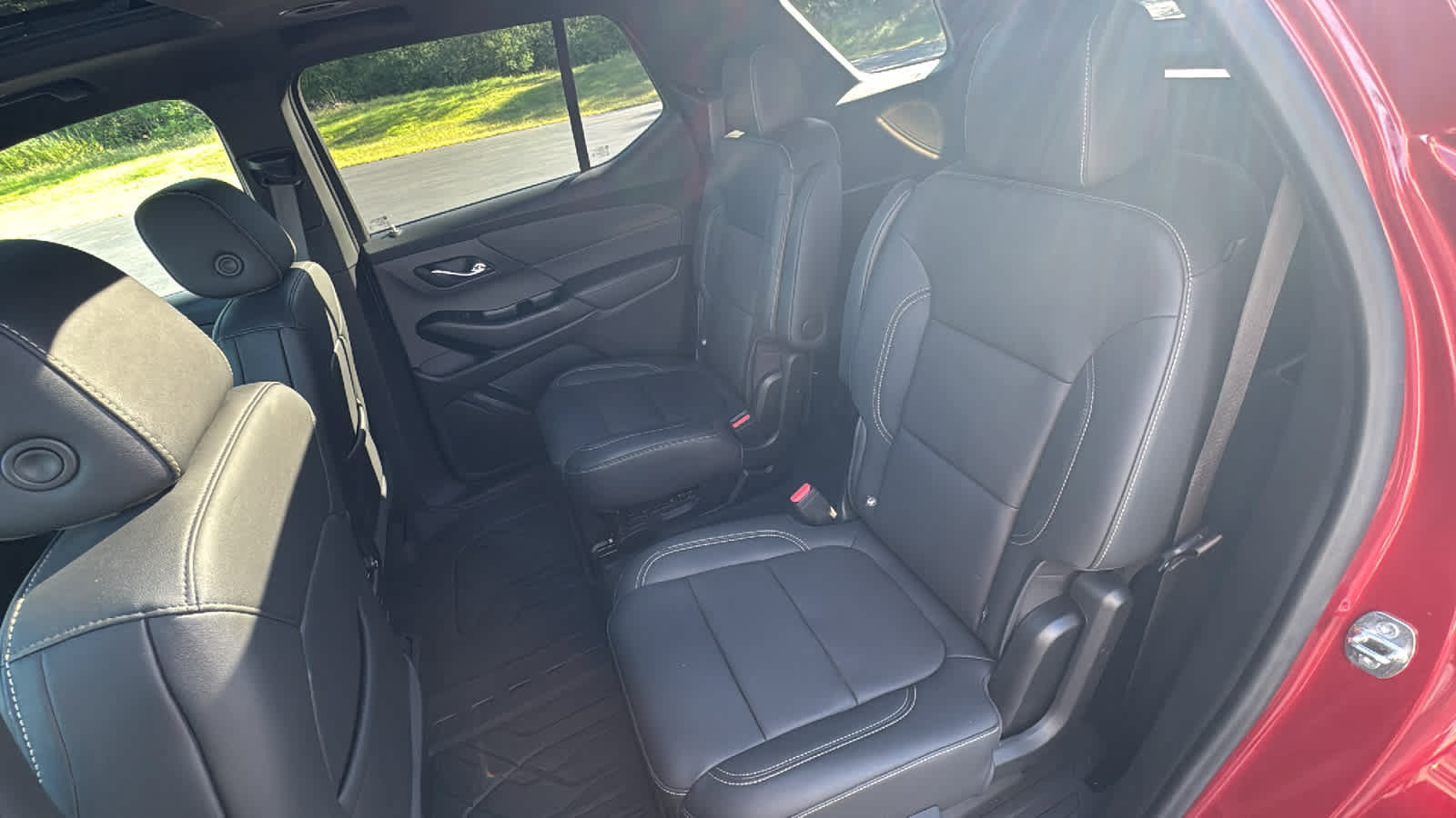Used 2023 Chevrolet Traverse LT w/ LT Premium Package AWD/4WD image 28