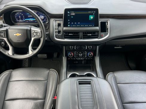 Used 2023 Chevrolet Suburban Premier AWD/4WD image 13