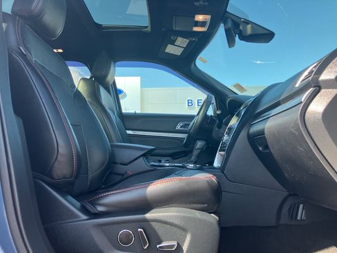 Used 2018 Ford Explorer Sport w/ Equipment Group 401A image 39