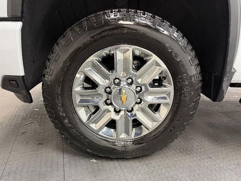 New 2026 Chevrolet Silverado 2500 High Country w/ High Country Premium Package AWD/4WD image 7