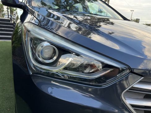 Used 2017 Hyundai Santa Fe Sport image 9