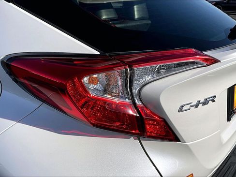 Used 2020 Toyota C-HR Limited FWD image 28