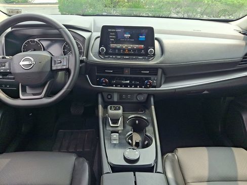 Used 2026 Nissan Rogue SV w/ SV Premium Package AWD/4WD image 16