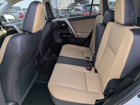 Used 2017 Toyota RAV4 Limited FWD image 12
