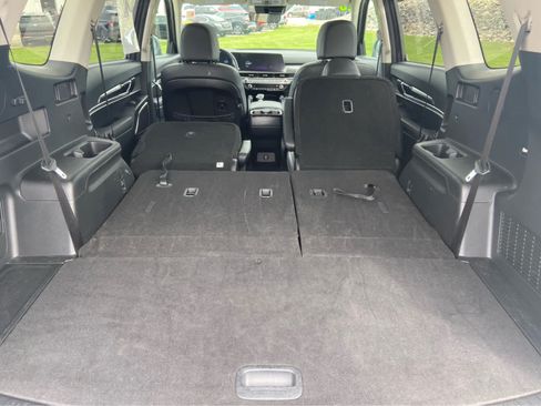 Used 2025 Kia Telluride S FWD image 9
