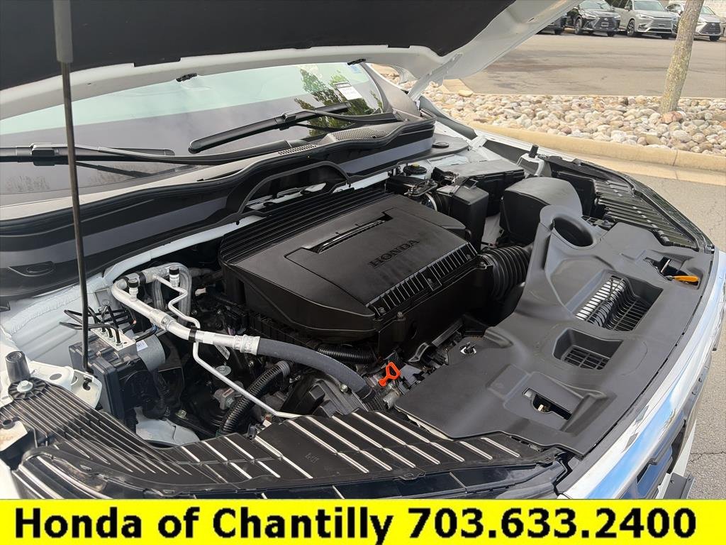 Certified 2025 Honda Pilot Touring image 30