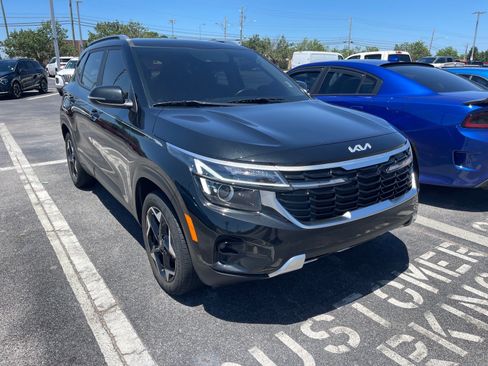 Used 2025 Kia Seltos S FWD image 3