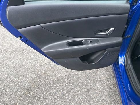 Used 2024 Hyundai Elantra SEL FWD image 21