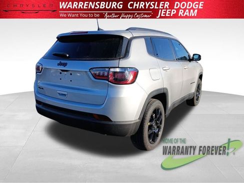 New 2026 Jeep Compass Latitude image 3