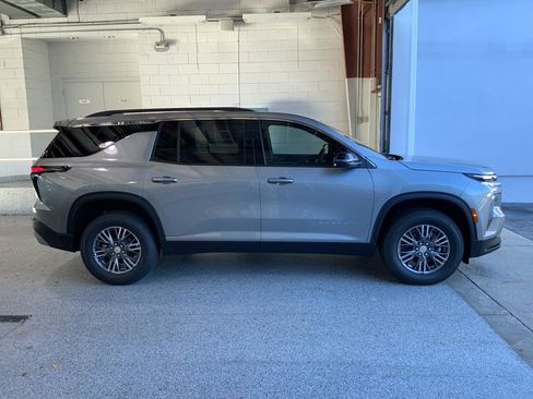 New 2026 Chevrolet Traverse LT w/ LPO, Floor Liner Package image 2