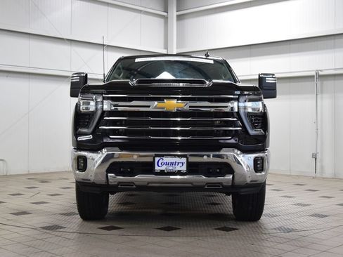 Used 2024 Chevrolet Silverado 2500 LTZ w/ LTZ Convenience Package AWD/4WD image 2