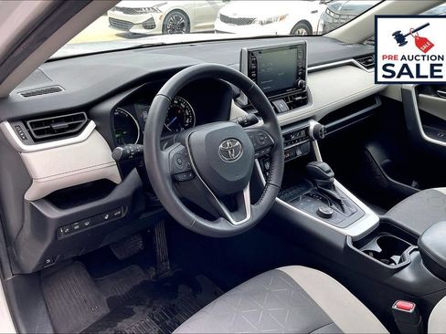 Used 2021 Toyota RAV4 XLE w/ Convenience Package AWD/4WD image 14