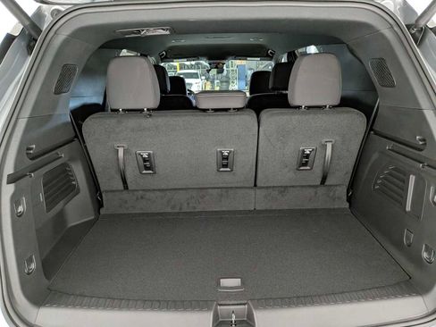 New 2026 Chevrolet Traverse LT w/ Enhanced Driving Package image 32