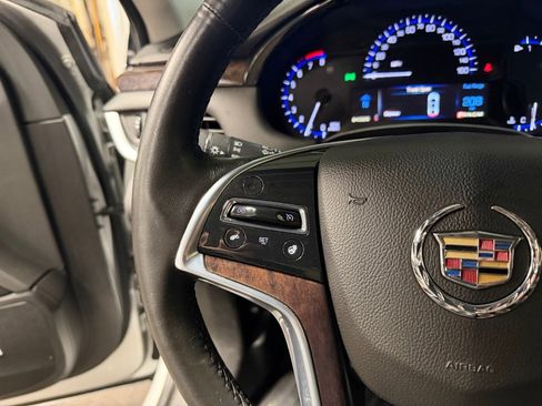 Used 2014 Cadillac XTS Luxury image 19