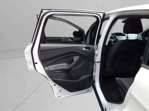 Used 2016 Ford Escape SE image 32