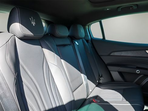 New 2025 Maserati Grecale Modena image 20