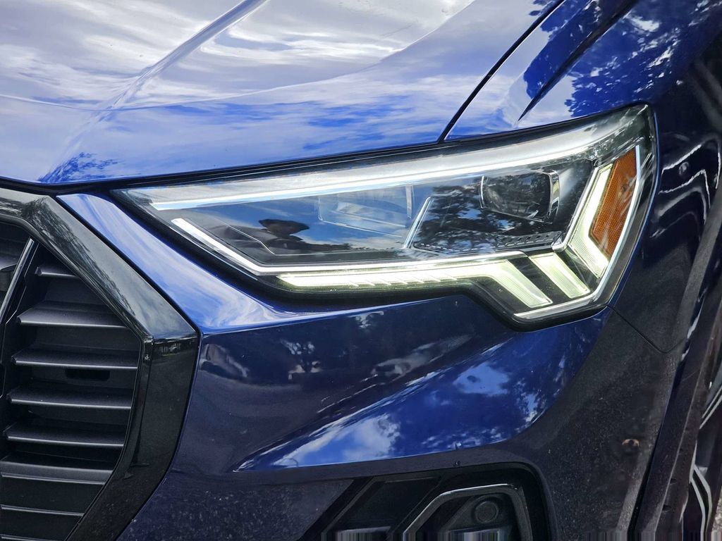 Used 2023 Audi Q3 2.0T Premium Plus w/ Premium Plus Package AWD/4WD image 8