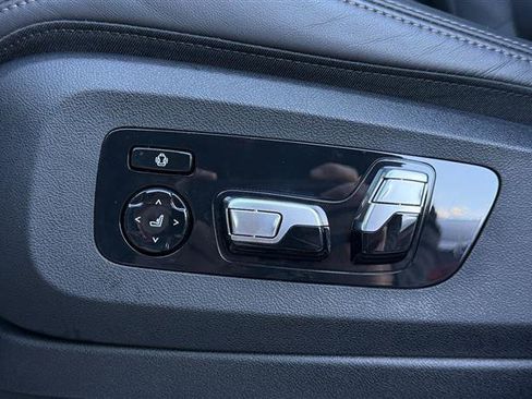 Used 2023 BMW X7 xDrive40i w/ Executive Package image 11