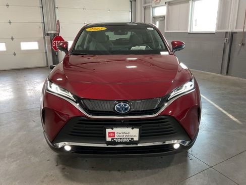 Used 2023 Toyota Venza Limited image 2