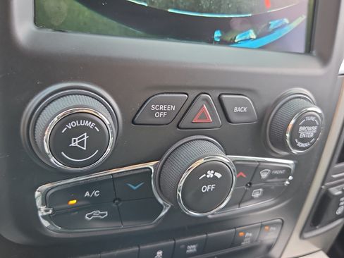 Used 2018 RAM 1500 Big Horn RWD image 17