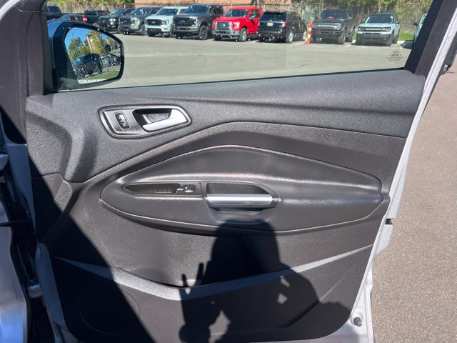 Used 2017 Ford Escape SE w/ SE Cold Weather Package FWD image 10