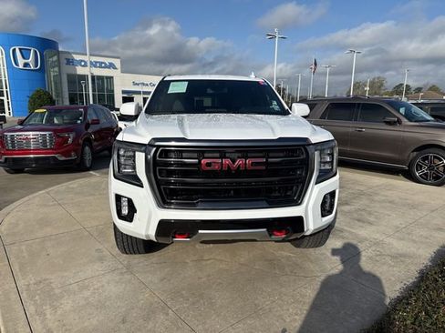 Used 2024 GMC Yukon AT4 w/ AT4 Premium Package image 3