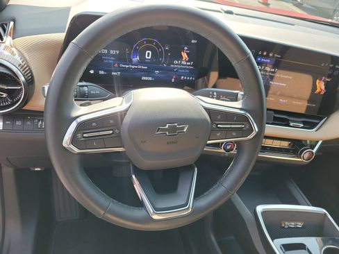 Used 2025 Chevrolet Equinox ACTIV w/ Safety and Technology Package AWD/4WD image 27