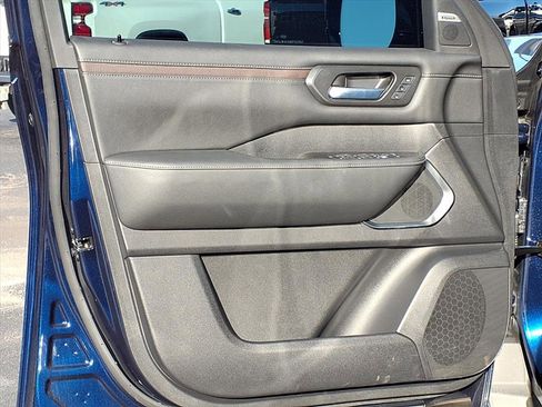 Used 2025 Nissan Armada Platinum Reserve image 16