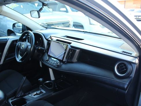 Used 2016 Toyota RAV4 XLE FWD image 21