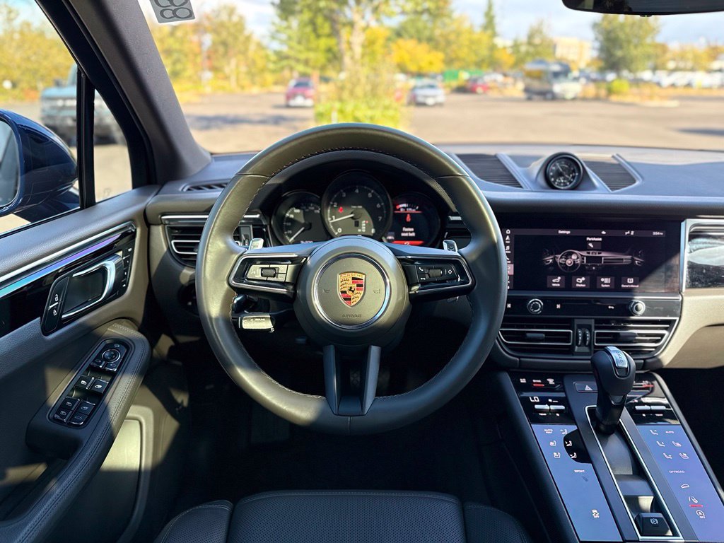 Used 2022 Porsche Macan AWD/4WD image 24