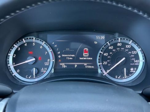 Used 2022 Toyota Highlander XLE AWD/4WD image 32